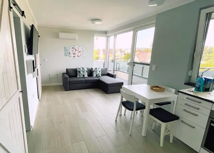 Lakeside Family & Studio Apartments